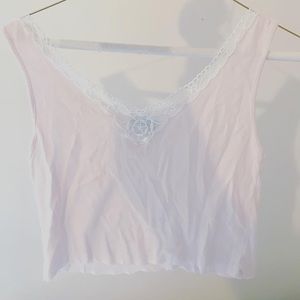 Vintage lace cropped tank!